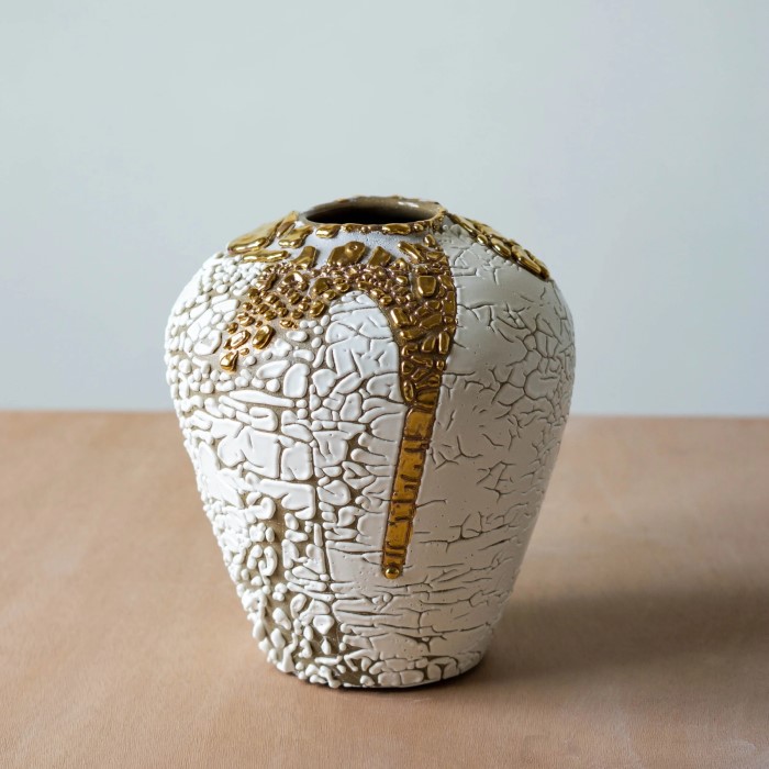 gold luster pottery