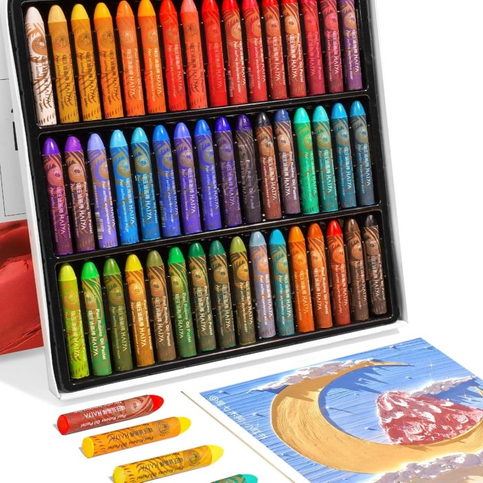 difference between oil pastel and crayons